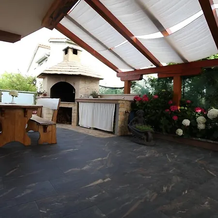 Ana & Marija Kastela